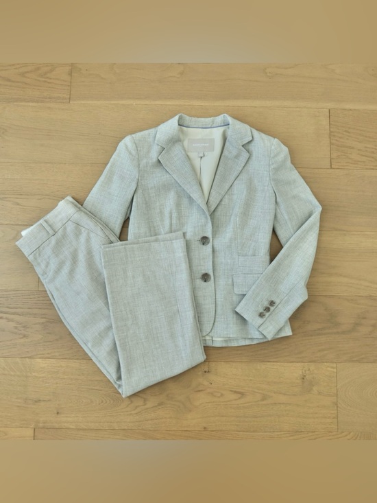 Banana Republic Jackets & Blazers - Banana Republic Light Gray Women's Suit Jacket & Pants